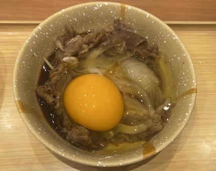 すき焼き 取り皿 卵黄 すき焼き 取り皿 卵黄 すき焼き,卵黄,生たまごの写真素材