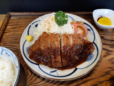 がっつりランチ　ロースかつ定食 ランチ,肉,ロースの写真素材