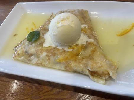 バニラアイス付クレープ バニラアイス,クレープ,ゆずジャムの写真素材