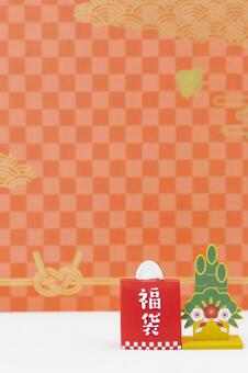 市松模様背景のお正月飾りと福袋 お正月,門松,福袋の写真素材