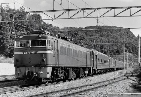 ED76けん引の寝台特急「はやぶさ」 ED76けん引の寝台特急「はやぶさ」の写真