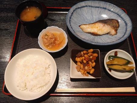 銀鱈の西京焼き定食 銀鱈の西京焼き定食の写真