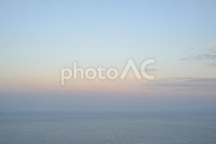 淡路島から見た大阪湾の朝焼け 朝焼け,海,大阪湾の写真素材