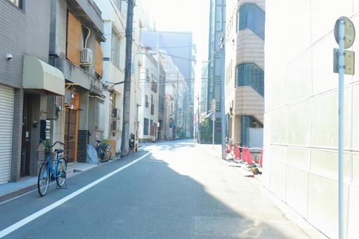 早朝の街並みの風景 早朝,朝日,風景の写真素材