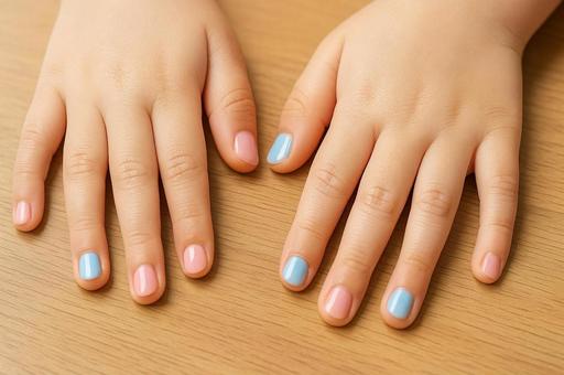 カラフルな子供のネイル・ネイルアート・指の写真
