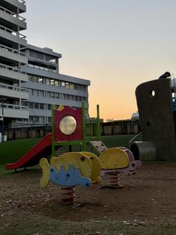 夕暮れ　福井中央公園 福井県,遊び場,夕方の写真素材