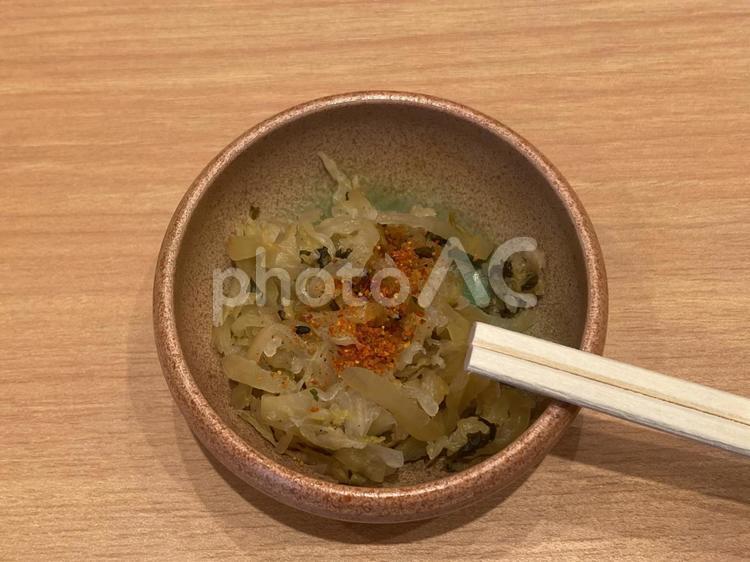 お通し　おつまみ　割り箸　大根 切り干しだいこん,大根,お通しの写真素材