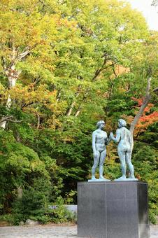 十和田湖の乙女の像 十和田湖の乙女の像 紅葉,秋,風景の写真素材