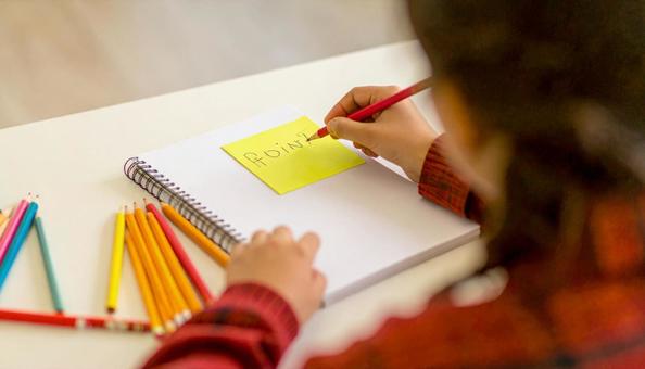 文字「Point」を書く手元 文字「Point」を書く手元の写真