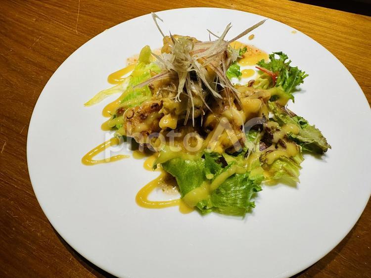 特製ソースで味わう絶品エビマヨ エビマヨ,海老マヨネーズ,中華料理の写真素材