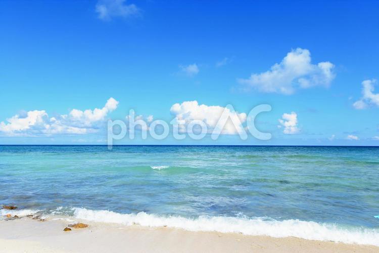 沖縄の美しい海と青空 海,沖縄,旅行の写真素材