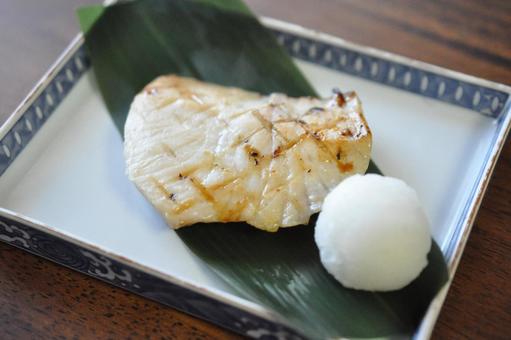 焼き魚 焼き魚の写真
