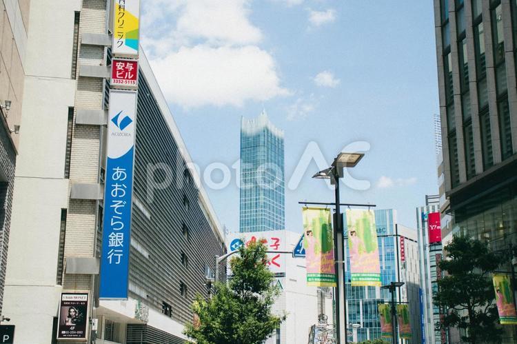 新宿　東急歌舞伎町タワー 新宿,街並,街灯の写真素材