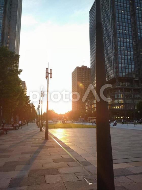 都会の夕暮れ 都会,街並み,夕焼けの写真素材