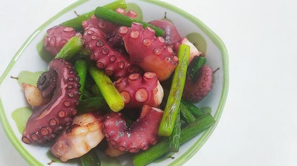 タコとにんにくの芽の甘口醤油炒め 和食,日本食,おかずの写真素材