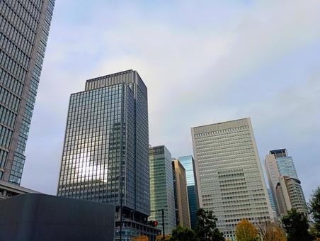 東京駅前のビル 東京都,建物,屋外の写真素材