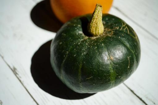 ミニカボチャと梨 ミニカボチャと梨 梨,ミニカボチャ,野菜の写真素材