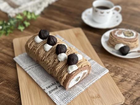 モンブランロール モンブランロール モンブランロール,ロールケーキ,モンブランの写真素材