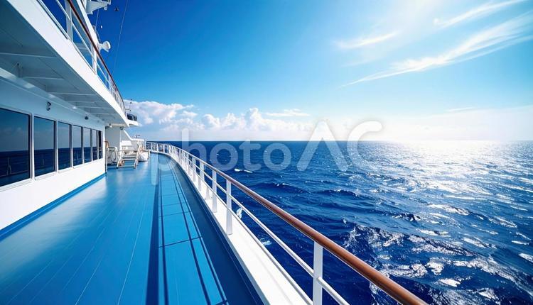海を行く船のテラス 海,船,客席の写真素材