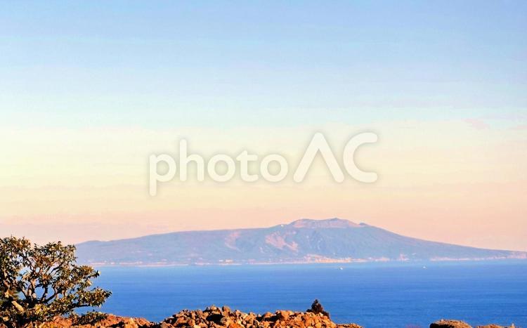 海と大島と青空のグラデーション 太平洋,大島,水平線の写真素材