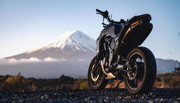 ツーリング中のバイク ツーリング中のバイクの写真