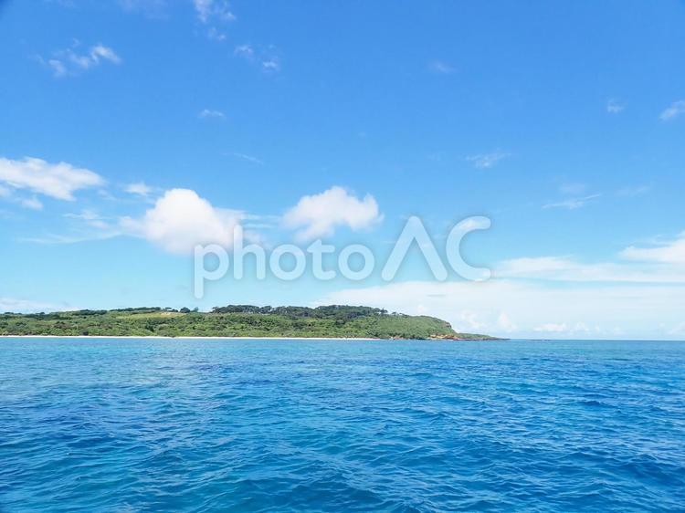 島をのぞむ 海,島,夏の写真素材