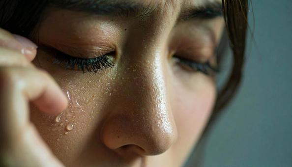 泣き顔の日本人の女性 泣き顔の日本人の女性の写真