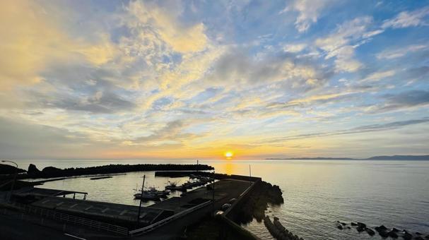 港町の夕陽 港町の夕陽 夕陽,夕暮れ,黄昏時の写真素材