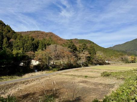 11月　秋の福井県坂井市山奥の景色 秋,ハイキング,山並みの写真素材