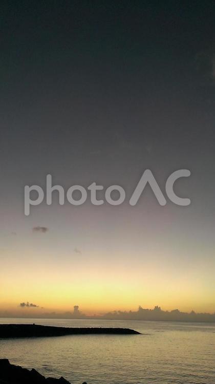 夕暮れの海 日没,海,空の写真素材