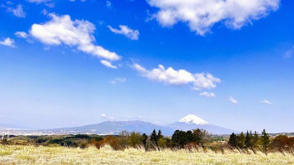 山頂に雪が積もる富士山と青空 空,景色,自然の写真素材