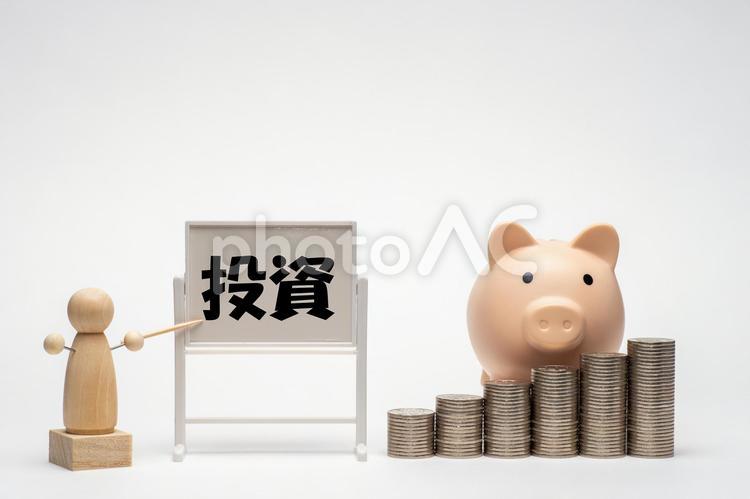 積みあがるコインと積み立て投資のイメージ お金,バンク,ピグレットの写真素材