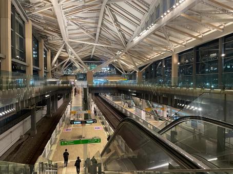 高輪ゲートウェイ駅の構内 高輪ゲートウェイ駅の構内の写真
