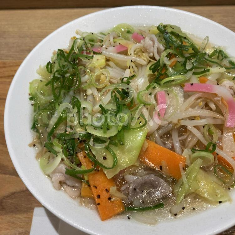 野菜まみれの中華そば 野菜,麺類,中華そばの写真素材