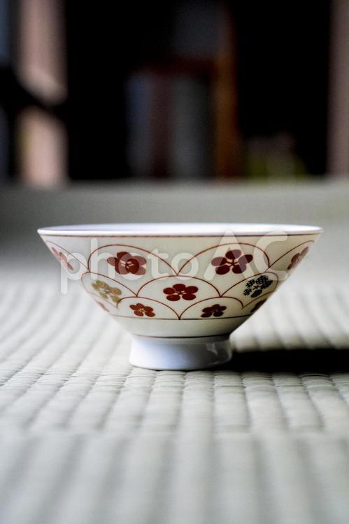 梅の花柄のかわいいお茶碗 お茶碗,茶碗,梅柄の写真素材