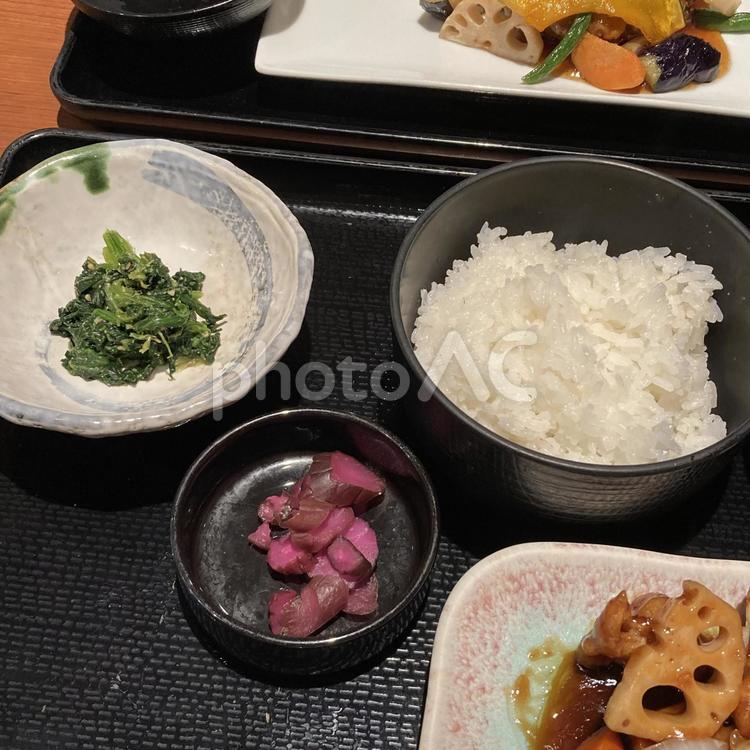 白米とほうれん草和え ほうれん草,和物,ほうれん草和えの写真素材