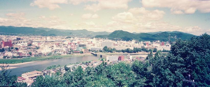弁天山展望台から見た福島市街 ③ 北 弁天山展望台から見た福島市街 ③ 北の写真