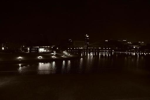 セピア色の落ち着いた夜景 セピア色の落ち着いた夜景の写真