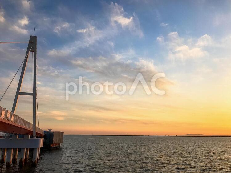夕日と桟橋 たそがれ,サンセット,トワイライトの写真素材