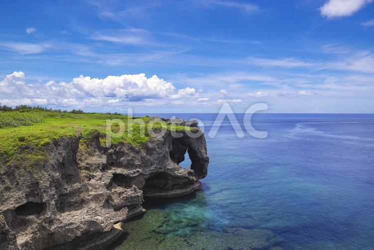 美しい沖縄の万座毛の風景 万座毛,沖縄,沖縄県の写真素材