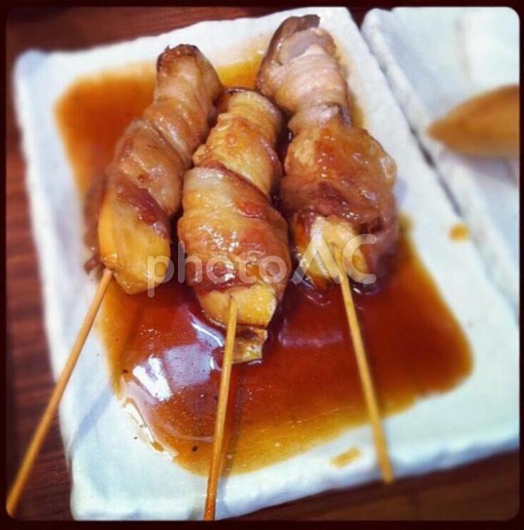 美味しそうなタレのついた焼き鳥 焼き鳥,やきとり,串の写真素材