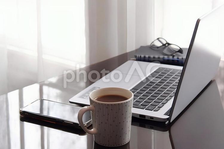 自宅でのリモートワーク リモートワーク,pc,在宅ワークの写真素材