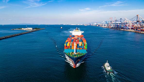 国際物流を担うコンテナ船 国際物流を担うコンテナ船の写真