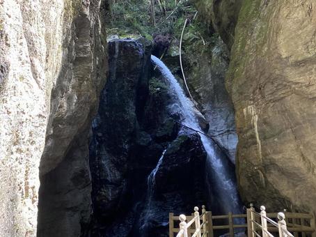 Valley and Waterfall②, JPG Valley and Waterfall②, JPG
