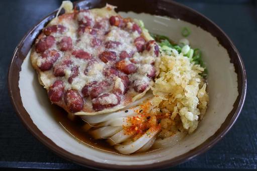 さぬきうどん店の金時豆天ぷらぶっかけの冷 さぬきうどん,さぬき,うどんの写真素材