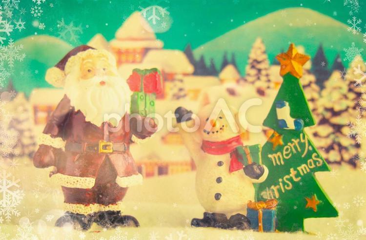 サンタクロースとスノーマンがやって来た ホワイトクリスマス,サンタクロース,フォトジェニックの写真素材