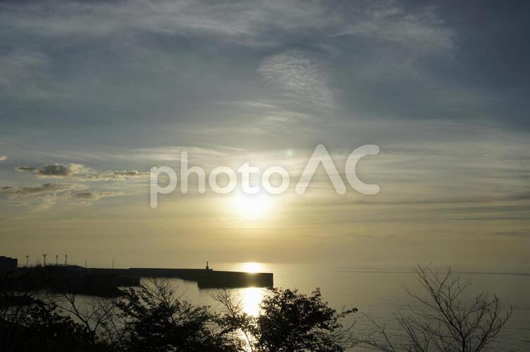 瀬戸内海の夕日（愛媛県） 夕日,夕焼け,海の写真素材