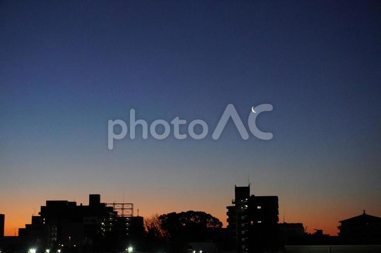 夕暮れと夜の間 薄暮れ,夕空,マジックアワーの写真素材