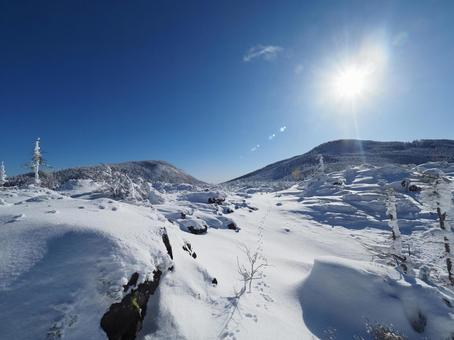 雪景色・冬の北横岳坪庭 雪景色・冬の北横岳坪庭 北横岳,八ヶ岳,北八ヶ岳の写真素材