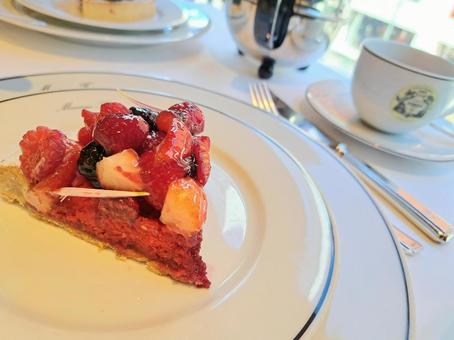 苺のタルトと紅茶 タルト,苺,イチゴの写真素材